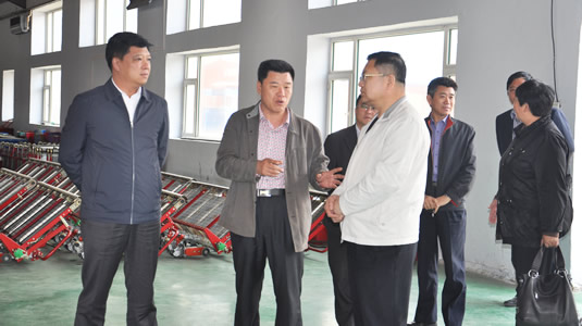 吉林省經(jīng)濟合作局副局長冷希炎一行在榆樹市市委副書記、副市長李洪亮的陪同下來我公司調(diào)研